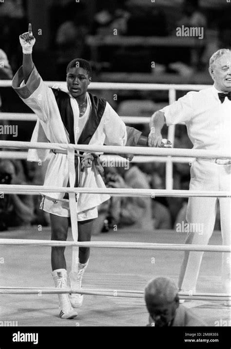 OLYMPIC SUMMER GAMES IN LOS ANGELES 1984 BOXING Tyrell Biggs USA after ...