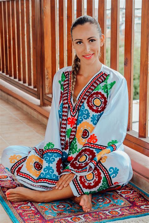 Tajikistan & its Traditional Clothing - La Elegantia