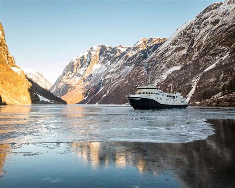 7 Reasons Why You Should Visit Flam Norway In Winter - Wandering Wagars