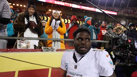 Tyreek Hill Denies Filing For Divorce in Marriage Of Three Months