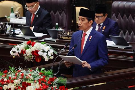 President Joko Widodo calls for capable successor as Indonesia election looms | The Straits Times