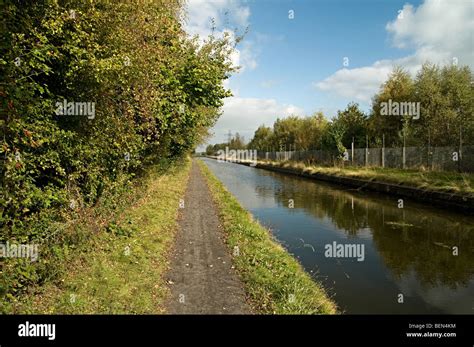 Wolverhampton canals hi-res stock photography and images - Alamy