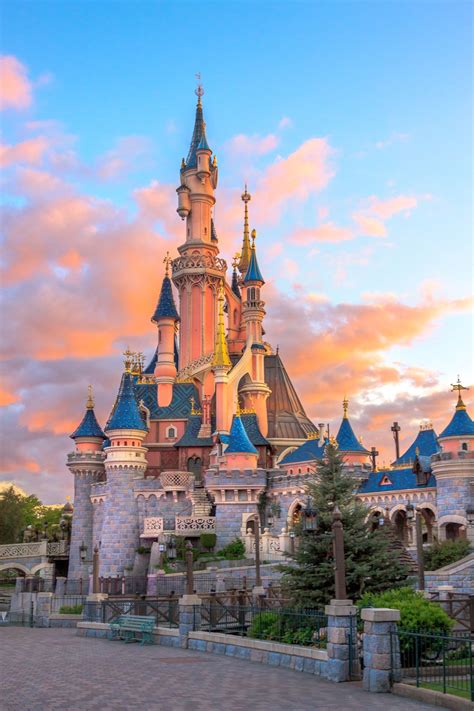 Disneyland, Paris | Disney wallpaper, Disney background, Disney world ...