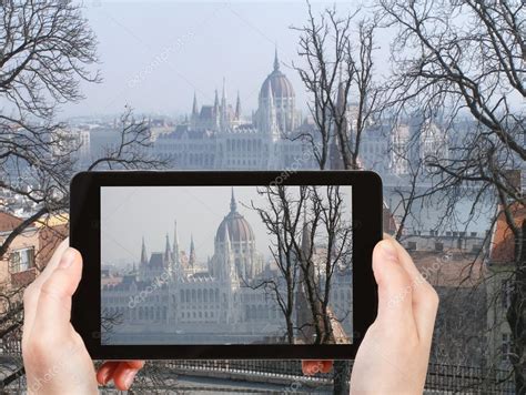 Hungarian Parliament Building in spring morning — Stock Photo ...