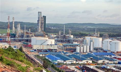 Vietnam Axes $538-MM oil refinery project due to delays