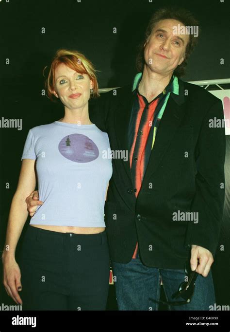 RAY DAVIES AND CATHY DENNIS Stock Photo - Alamy