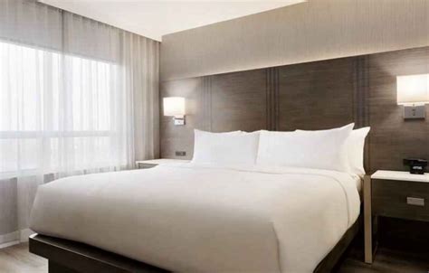 Embassy Suites Toronto Airport - Day Use Rooms | HotelsByDay