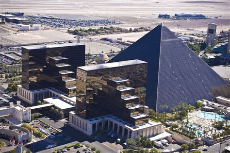 Luxor Twin Towers – Klai Juba Wald Architecture + Interiors