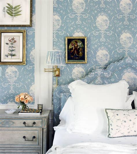 30 Shabby Chic Bedroom Ideas for a Charming Lived-In Feel | Foter