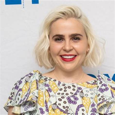 Mae Whitman Announces She's Pregnant With 'Parenthood' Cast Reunion Photo