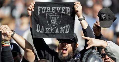 Raiders Fans Riot, Throw Garbage After Final Game in Oakland - FanBuzz