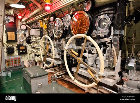 Uss drum interior hi-res stock photography and images - Alamy