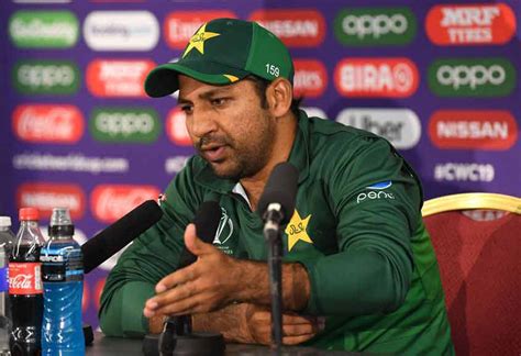 ICC World Cup: Middle-order collapse frustrates Pakistan captain ...