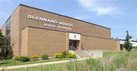 Glenbard South principal named DuPage Region High School Principal of the Year – Shaw Local