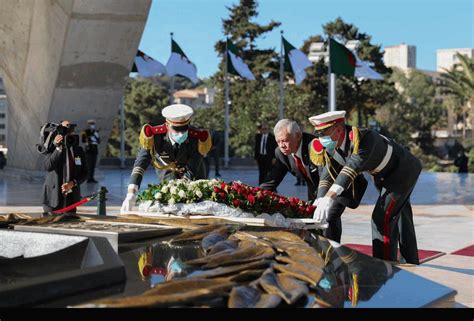 King visits Martyrs' Memorial, tours National Museum of Moudjahid in Algiers | Jordan Times