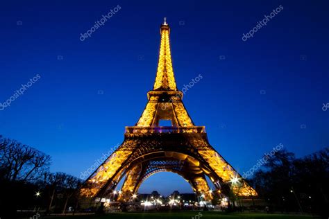 Eiffel tower night – Stock Editorial Photo © vichie81 #11220234