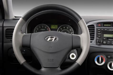 2010 Hyundai Accent: 14 Interior Photos | U.S. News