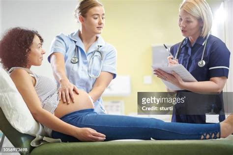 Midwife Home Birth Photos and Premium High Res Pictures - Getty Images