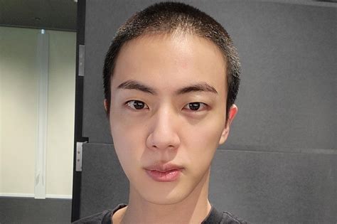 K-pop star Jin from BTS begins military service - BBC News