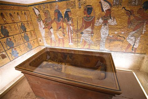 Secret chambers in King Tut's tomb may lead to Nefertiti's lost tomb