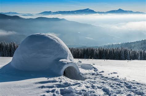 Igloos - Are they heated, do they have windows and how long does it take to build one? - Buyers Ask