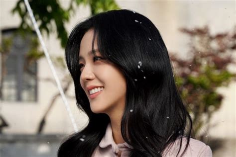 Jisoo Talks About Working With Jung Hae In For “Snowdrop,” Support From ...