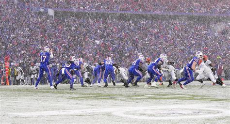 NY Gov. Kathy Hochul, husband took in Buffalo Bills playoff game from ...