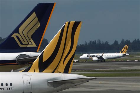 Singapore Airlines Offers to Buy All of Tiger Airways - WSJ