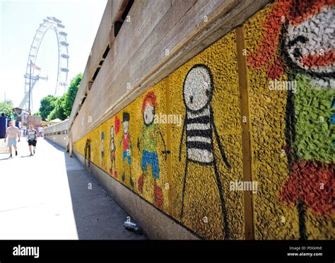 Wall Art, Southbank, London, England, UK Stock Photo - Alamy