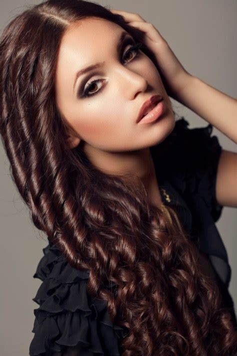 50 Curly Hairstyles To Look Like Miss World - Fave HairStyles