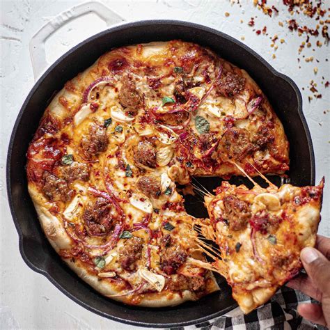 Cast Iron Skillet Pizza Recipe – Kana Lifestyle Cast Iron Pizza Recipe, Skillet Pizza Recipe ...