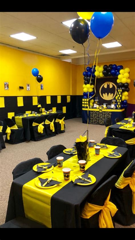 Centros de mesa de Batman para cumpleaños infantiles