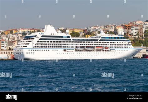 A Cruise in Istanbul Stock Photo - Alamy