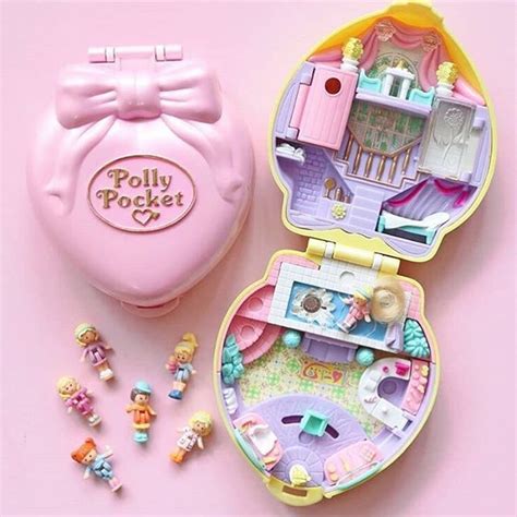 I remember Polly Pocket being my favourite toy as a child! Endless ...