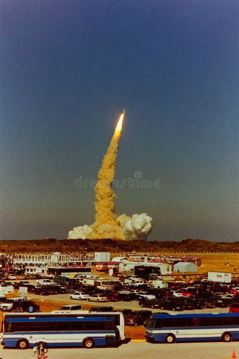 Space Shuttle John Glenn Launch 1998 Editorial Photo - Image of glenn, outdoor: 274283901