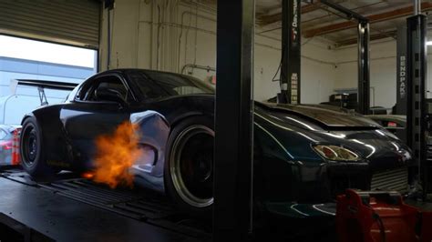 Sit Back And Enjoy A Four-Rotor Mazda RX-7 Pushed To Its Limits On A Dyno | Carscoops