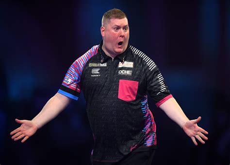 Darts: Ricky Evans' world's fastest 180 is incredible to watch