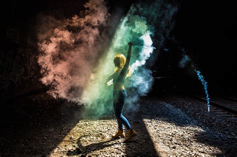 Smoke bomb for photography - discover this genre