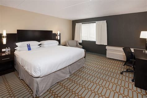 Delta Hotels by Marriott Fargo Fargo | Bookonline.com