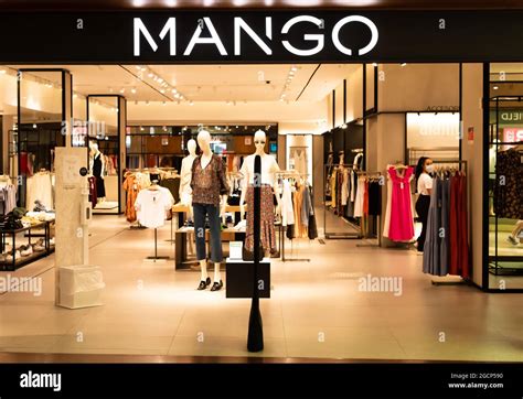 Mango clothes spain hi-res stock photography and images - Alamy