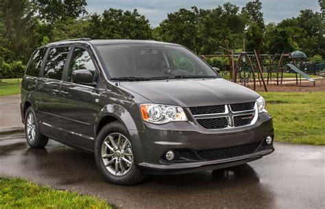 Incentives, gas prices drive Chrysler U.S. minivan sales | Driving