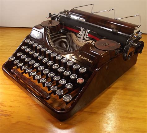 oz.Typewriter: Continental Wanderer Portable Typewriter