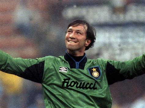 Walter Zenga: l'Uomo Ragno del calcio italiano compie 60 anni - PeriodicoDaily Sport