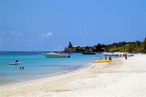 File:West Bay Beach -Roatan -Honduras-23May2009-g.jpg - Wikipedia