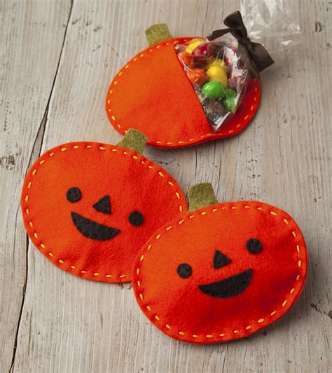 Kimberly L. Jackson - Living - Punkin' Treat Pouch template from "Felt-o-Ween"