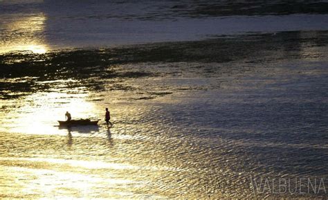 people fishing philippines boracay | Blanca Valbuena