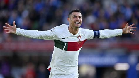 Cristiano Ronaldo scores last-minute winner on record-breaking 200th ...