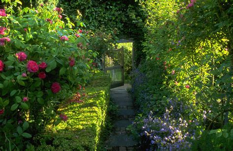 Cottage garden layout ideas: 12 ways to arrange your plot for a romantic and whimsical vibe ...