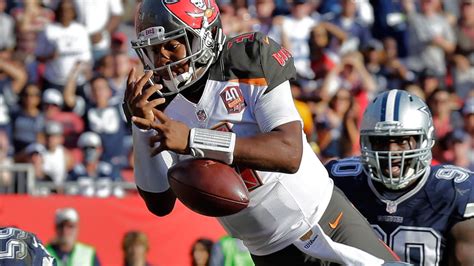 Bucs score late, send Cowboys to seventh straight loss