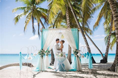 Tender wedding on Saona island {Dmitry and Valentina} - Caribbean Wedding